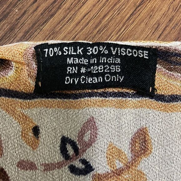 Oversized Shawl/Scarf Silk/Viscose Paisley Print with Knotted Fringe. - Picture 5 of 5